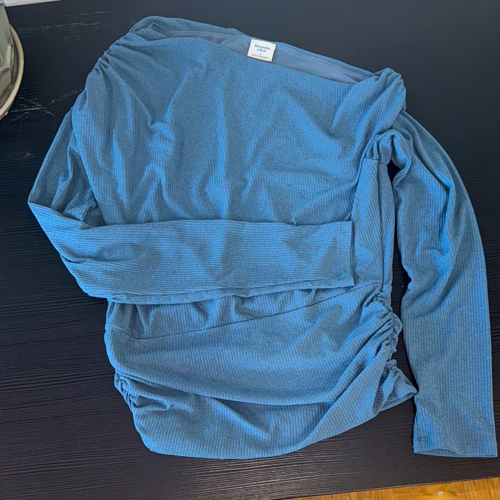 Abercrombie & Fitch Ribbed Blue Blouse